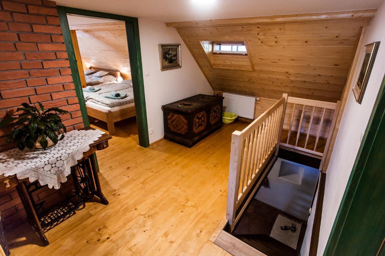 Chalupa Šárka Dolni Dvur Exterior foto